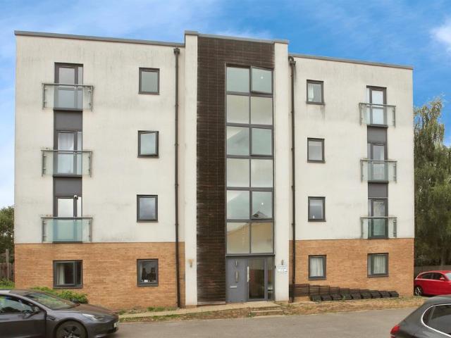 Flat for sale in Eastgate, Peterborough