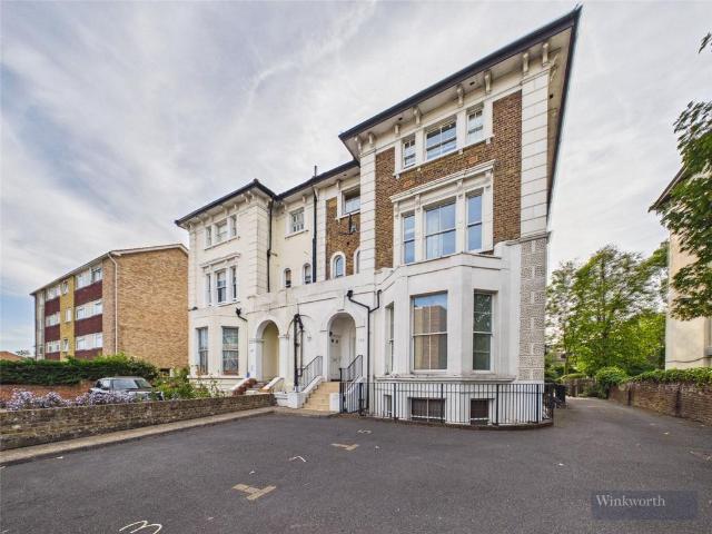 Flat for sale in Oakhill, Greater London