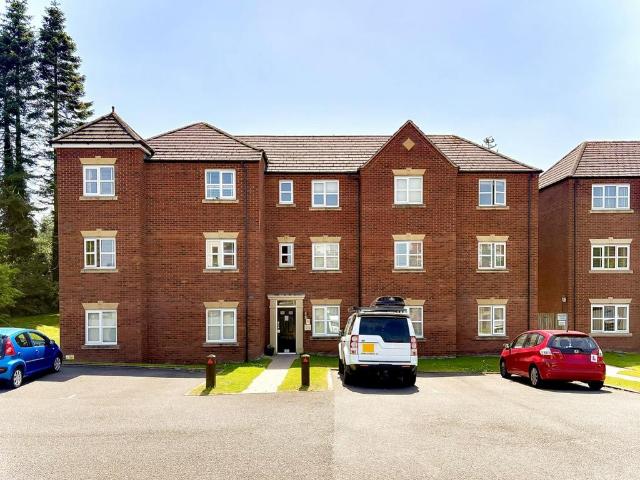 Flat for sale in Coseley, West Midlands