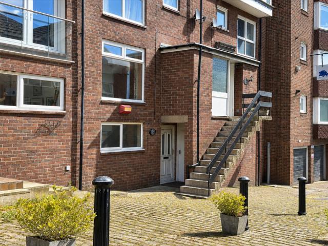 Flat for sale in Knutsford