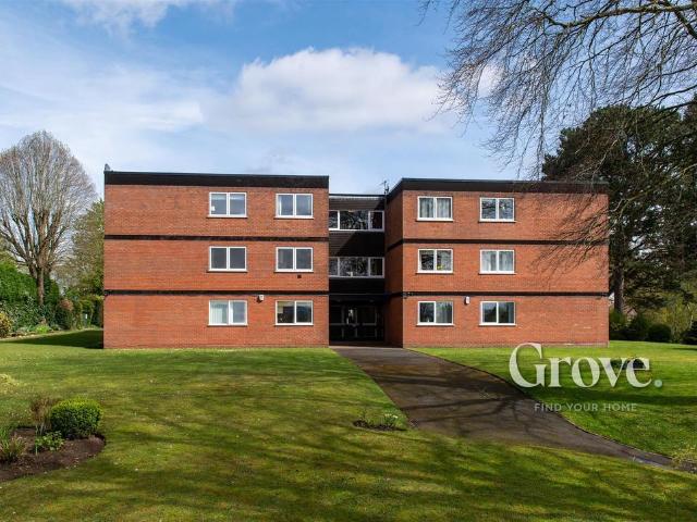 Flat for sale in Comberton, Rushock