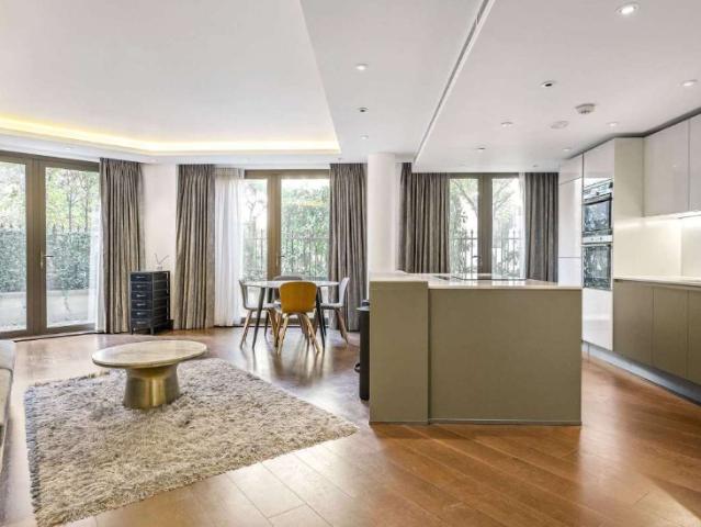 Flat for sale in Blackfriars, Lyons