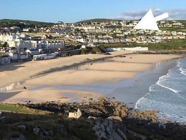 Flat for sale in Penbeagle, Cornwall
