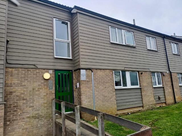 Flat for sale in Thorplands, Northampton