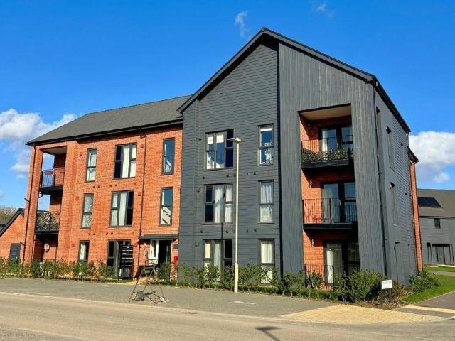 Flat for sale in Curbridge, Hampshire