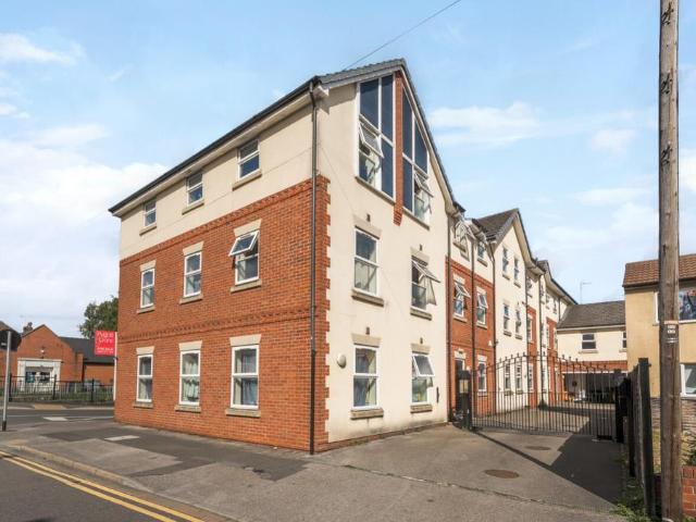 Flat for sale in New Boultham, Brayford