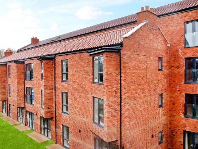 Flat for sale in Buckingham, Buckinghamshire