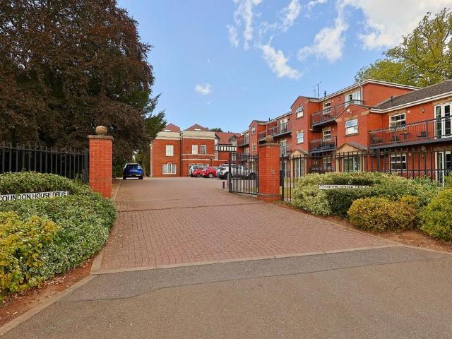 Flat for sale in Coundon, West Midlands