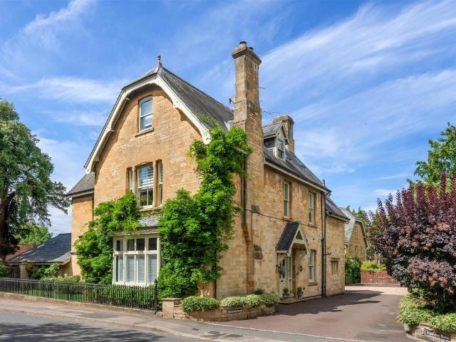 Flat for sale in Fossebridge, Gloucestershire