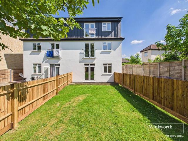 Flat for sale in Hendon, Greater London