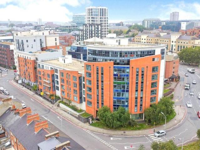Flat for sale in Newtown, Reading
