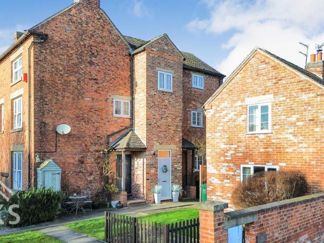 Flat for sale in Egginton, East Midlands