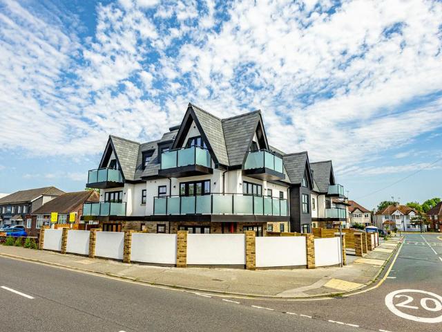 Flat for sale in Essex
