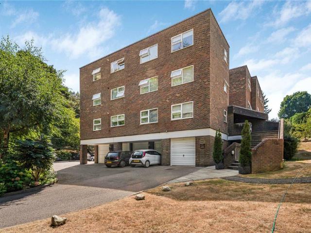 Flat for sale in Radlett, Hertfordshire