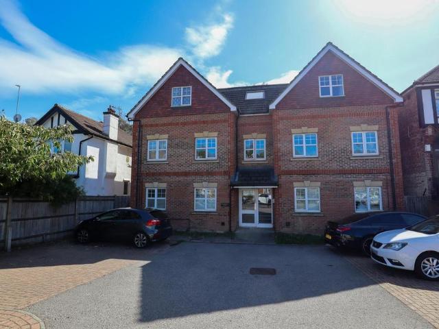 Flat for sale in London Borough of Croydon, Greater London