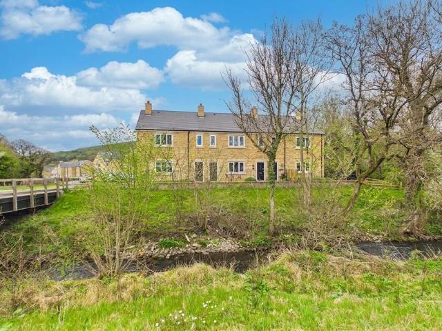 Flat for sale in Charlesworth, East Midlands