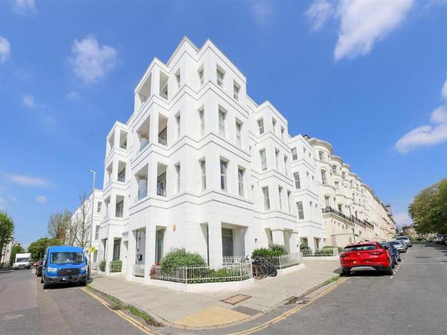 Flat for sale in Brunswick, Brighton & Hove