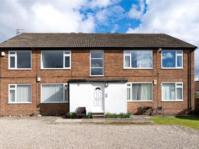 Flat for sale in Pudsey, Leeds