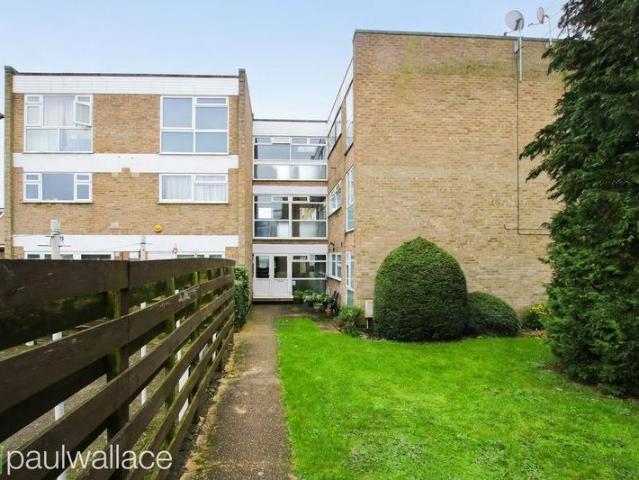 Flat for sale in Broxbourne, Hertfordshire