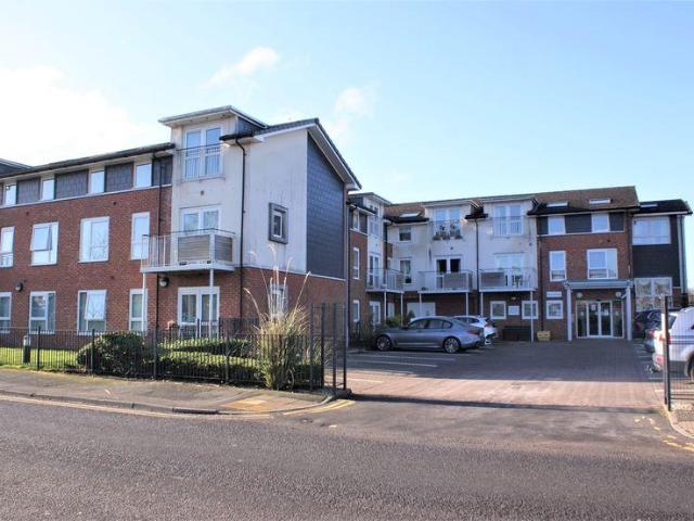 Flat for sale in Bradshaw, Lee Bank