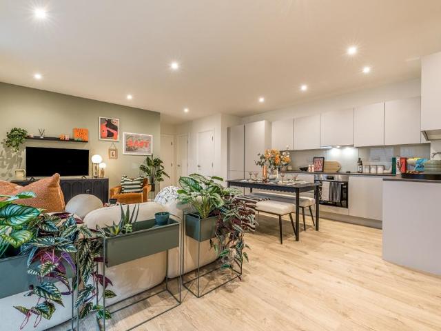 Flat for sale in West Ham, Greater London