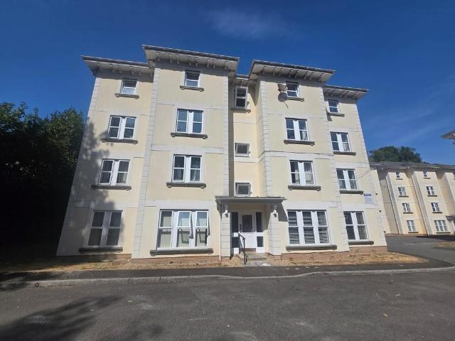 Flat for sale in Mount Wise