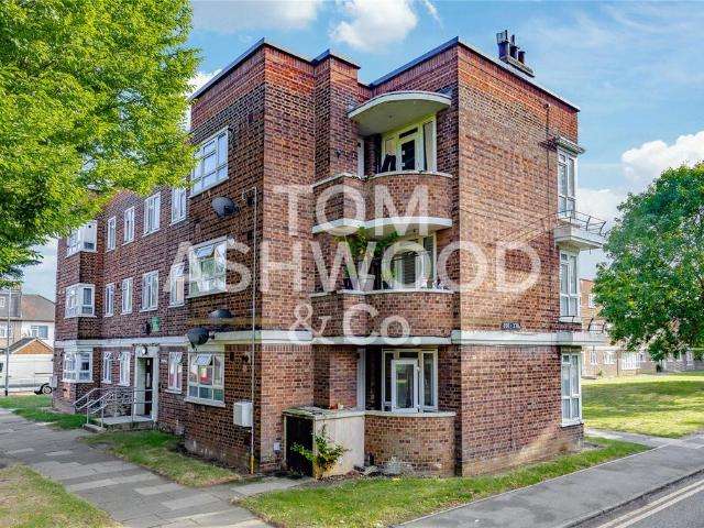 Flat for sale in Greater London