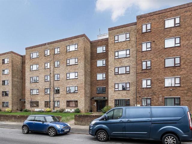 Flat for sale in Royal Borough of Kingston upon Thames, Greater London