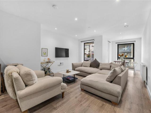 Flat for sale in Wandsworth Riverside Quarter, Greater London