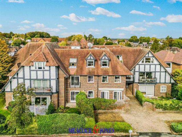 Flat for sale in Navestock Side, Essex