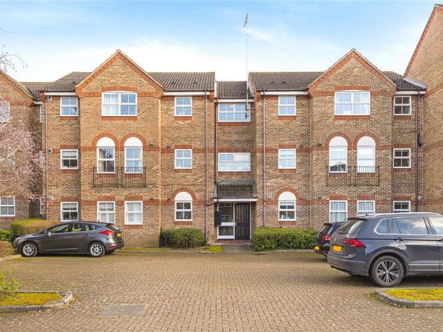 Flat for sale in Batchworth