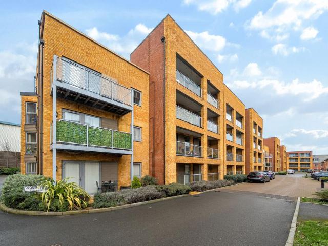 Flat for sale in Swanley, The Butts