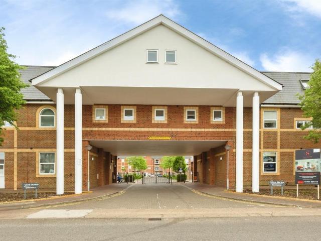 Flat for sale in Quarrendon, Aylesbury