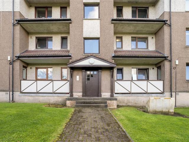 Flat for sale in Ballindoch, Scotland