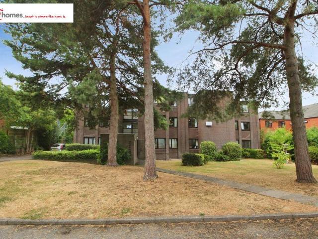 Flat for sale in Bloxwich, West Midlands