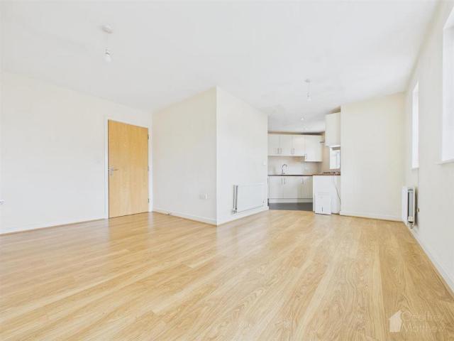 Flat for sale in Great Ashby, King's Walden