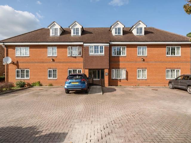 Flat for sale in Binfield