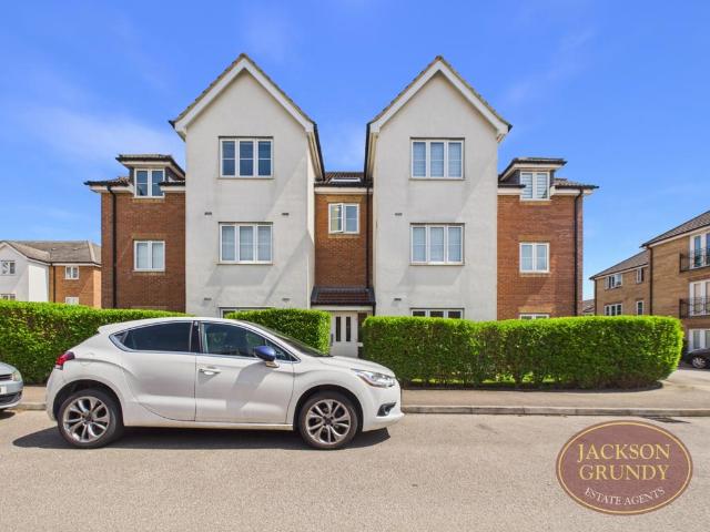 Flat for sale in Northampton, Northamptonshire