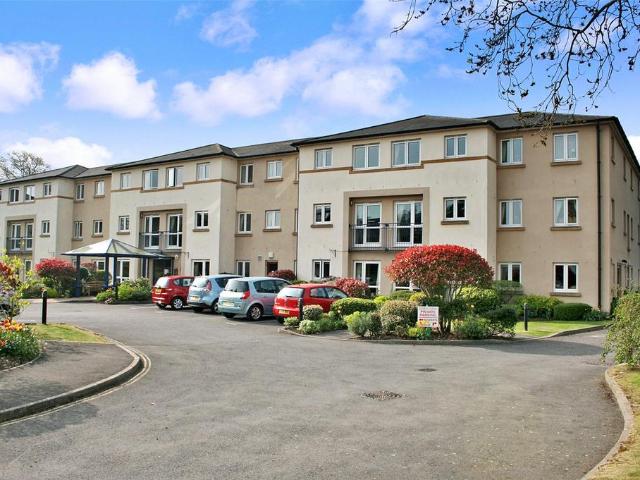Flat for sale in Golden Valley, Gloucestershire