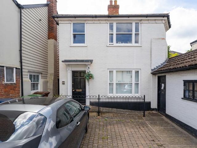 Flat for sale in Chedburgh, Suffolk