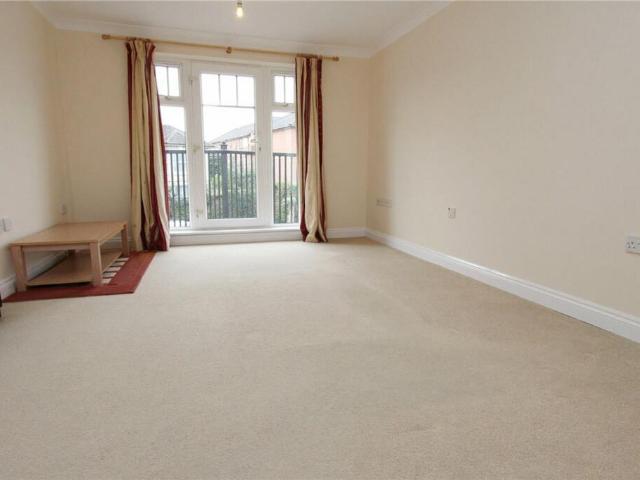 Flat for sale in Shirley, City Of Southampton