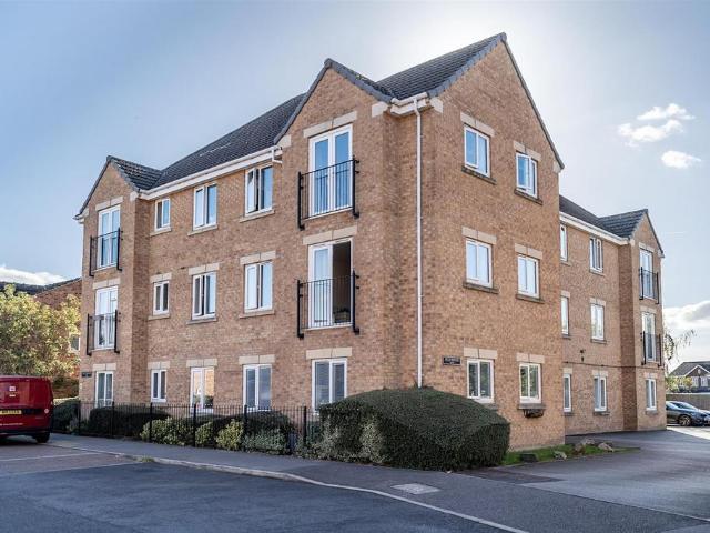 Flat for sale in Brayton