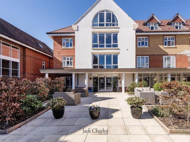 Flat for sale in The Butts, Kent