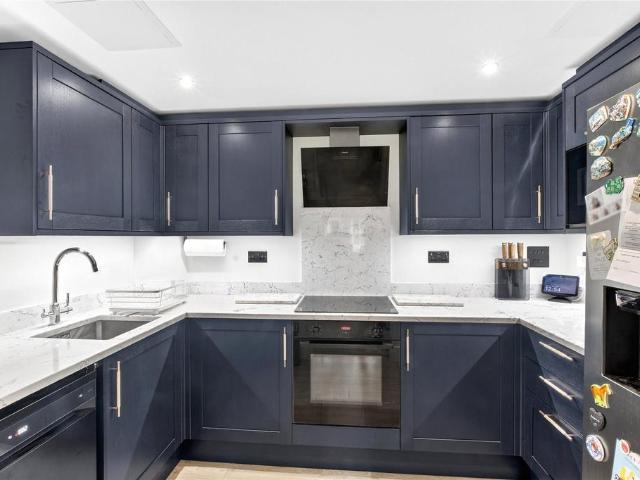 Flat for sale in Easthampstead, Bracknell