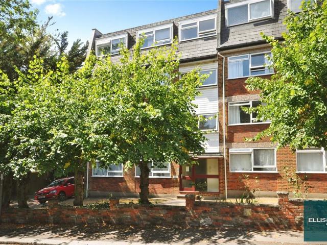 Flat for sale in London Borough of Barnet, Greater London