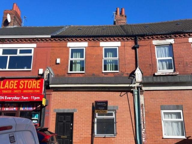 Flat for sale in Calderstones