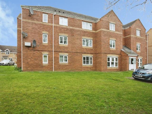 Flat for sale in Overslade, New Bilton