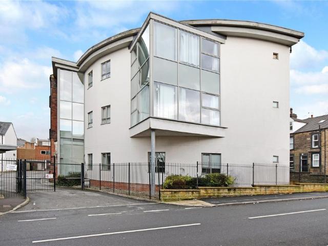 Flat for sale in West Yorkshire