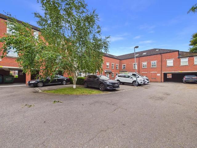 Flat for sale in Ferrybridge, West Yorkshire