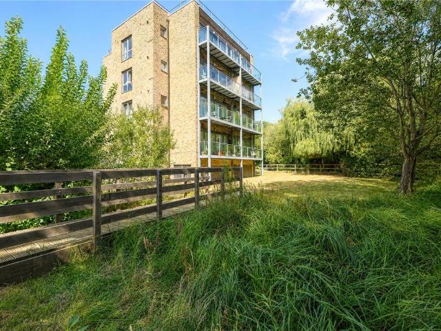 Flat for sale in Chesterton, Arbury